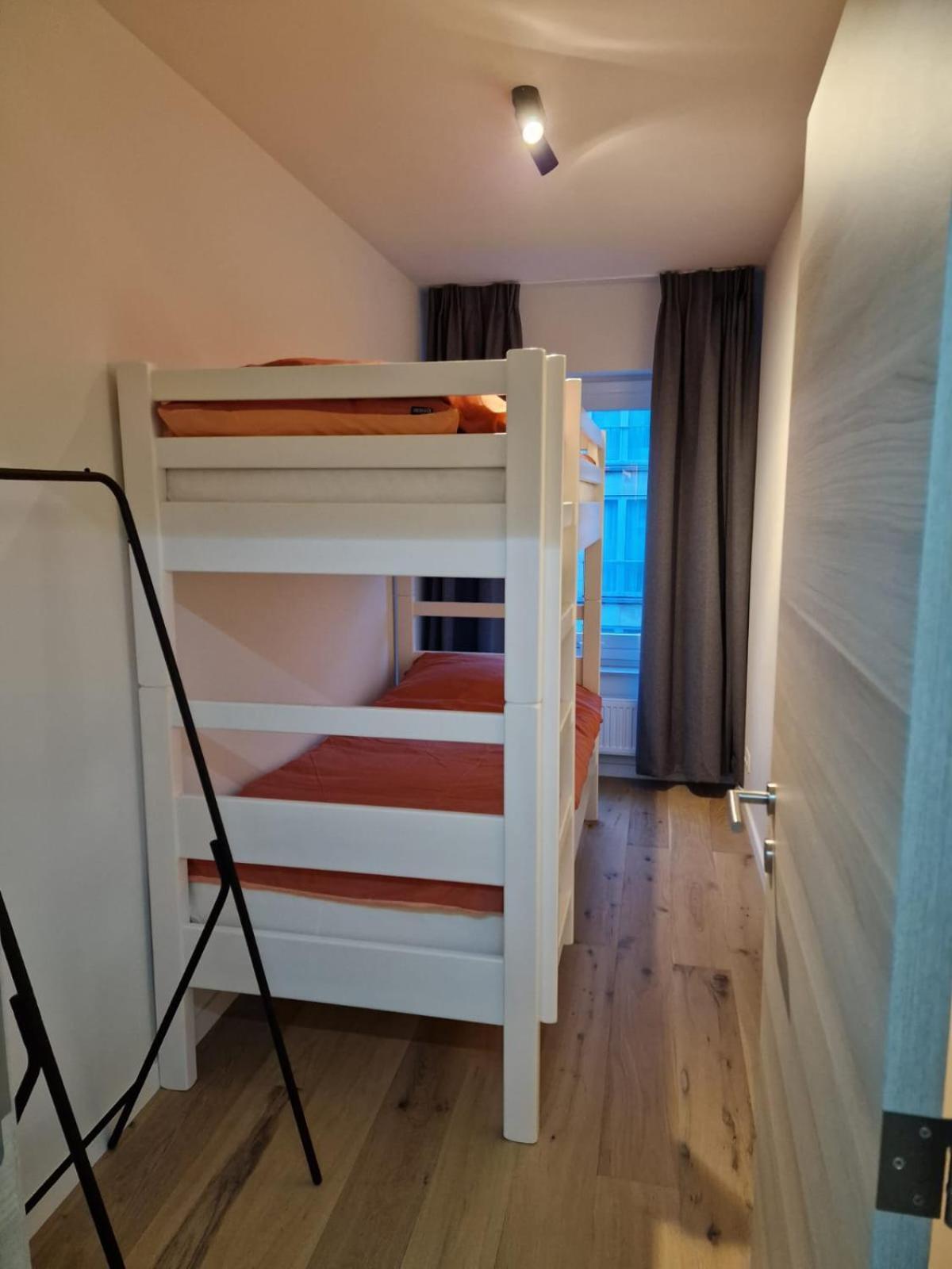 Luxury Renovated 3 Rooms Apartment أوستيند المظهر الخارجي الصورة