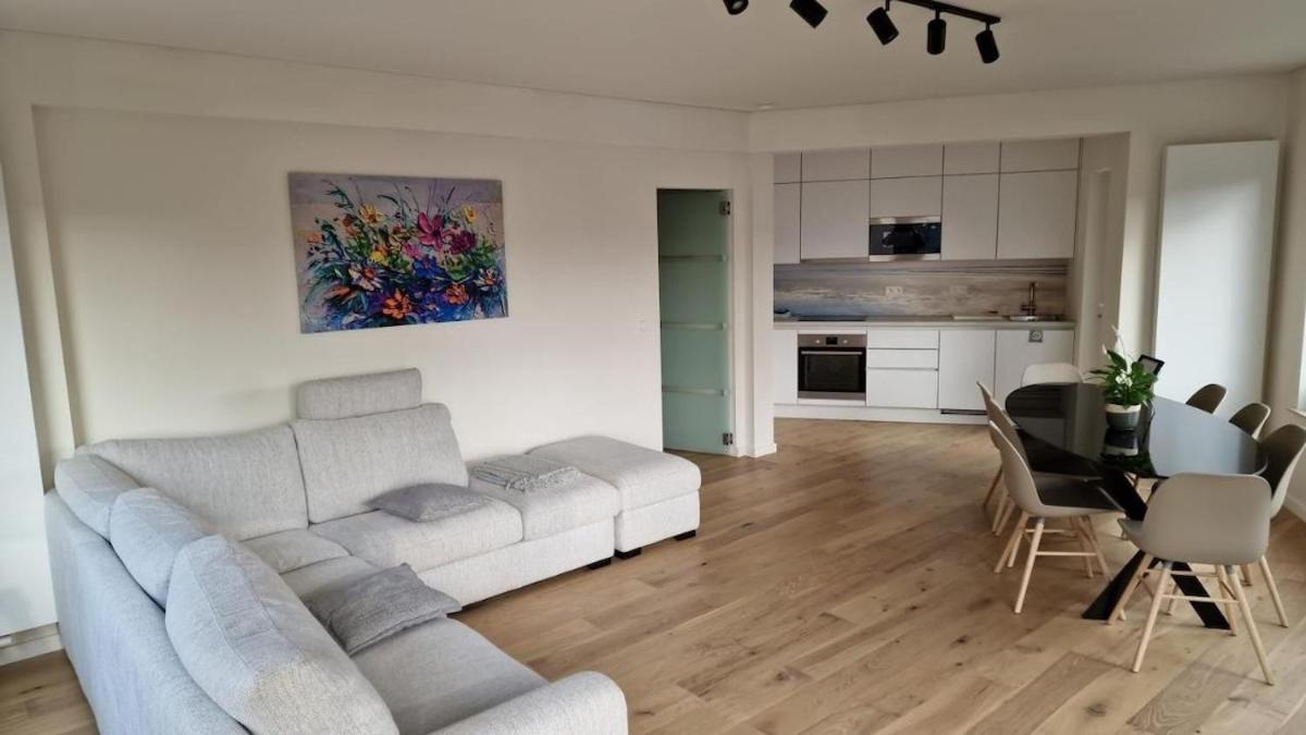 Luxury Renovated 3 Rooms Apartment أوستيند المظهر الخارجي الصورة